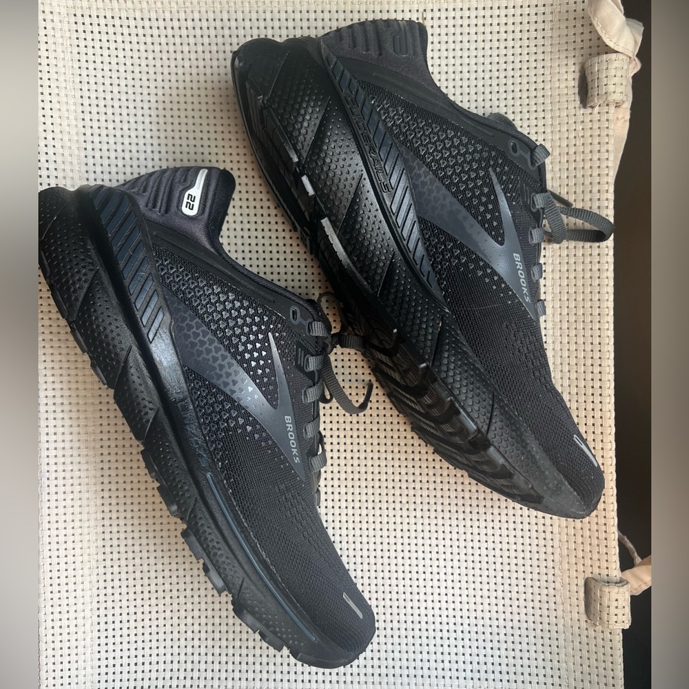 Brooks Adrenaline GTS 22
